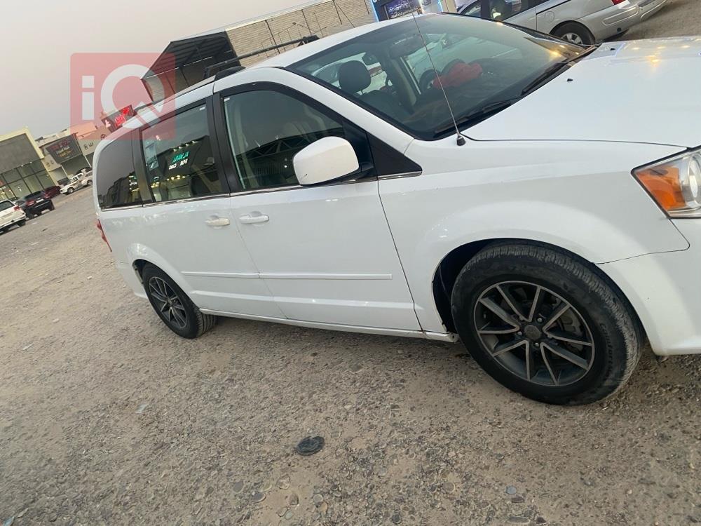 دودج جراند كارافان